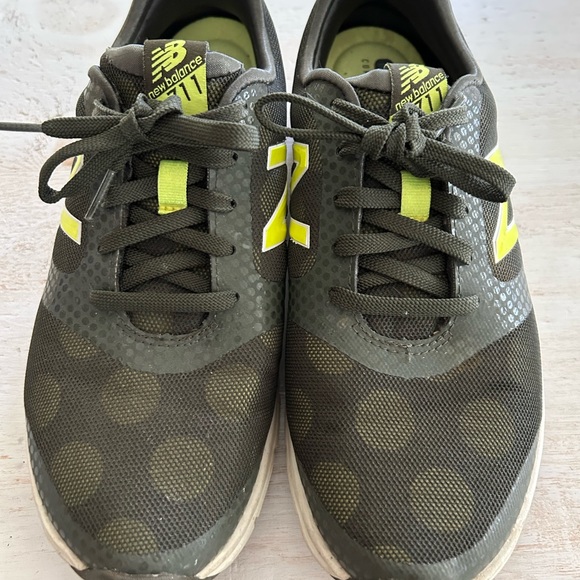 New Balance 711 Women’s army green fluorescent yellow polka dot size 9W - Picture 4 of 9